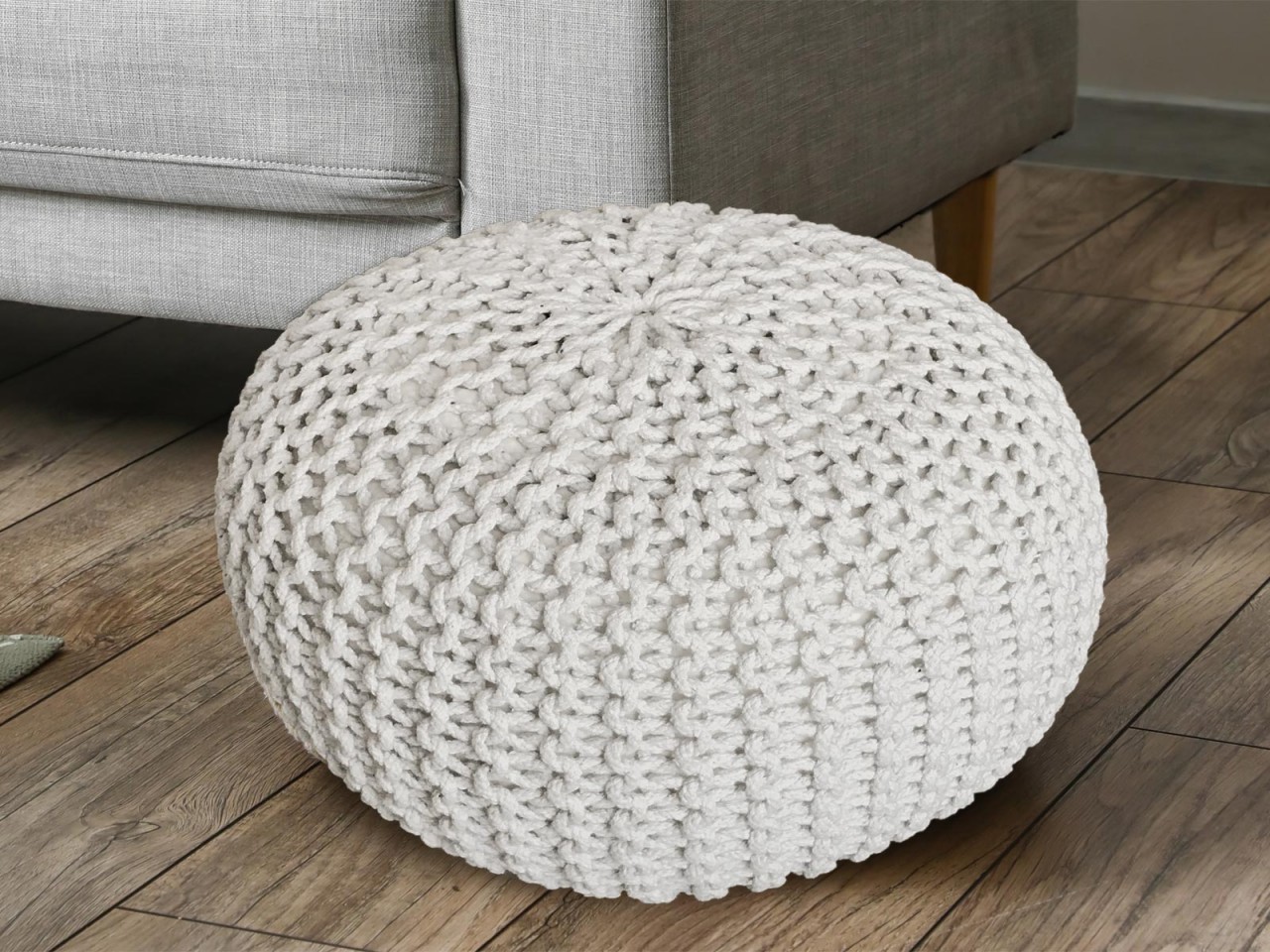 mvg_pouf-strick-weiss-5537NA-ambiente-01a_1280x1280.jpg mvg_pouf-strick-weiss-5537NA-ambiente-01a_1280x1280.jpg