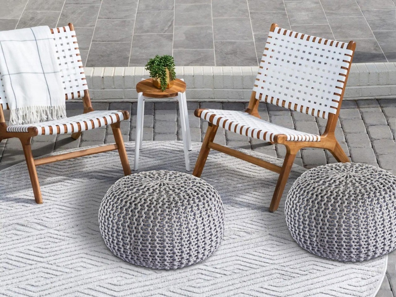 mvg_outdoor-pouf-silbergrau-5533SG-06_1280x1280.jpg