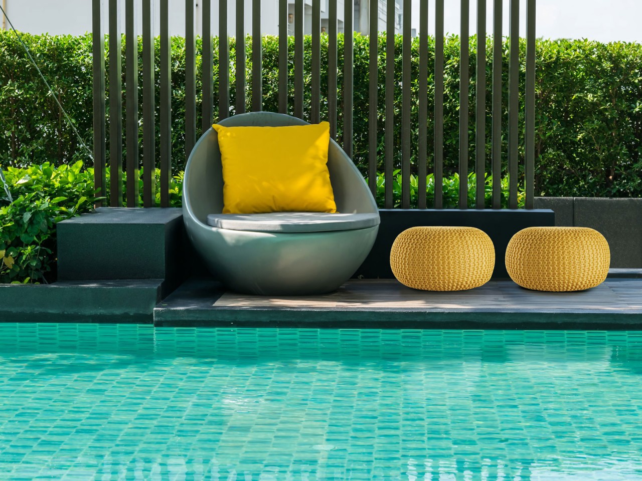 mvg_outdoor-pouf-gelb-5536FA-08_1280x1280.jpg