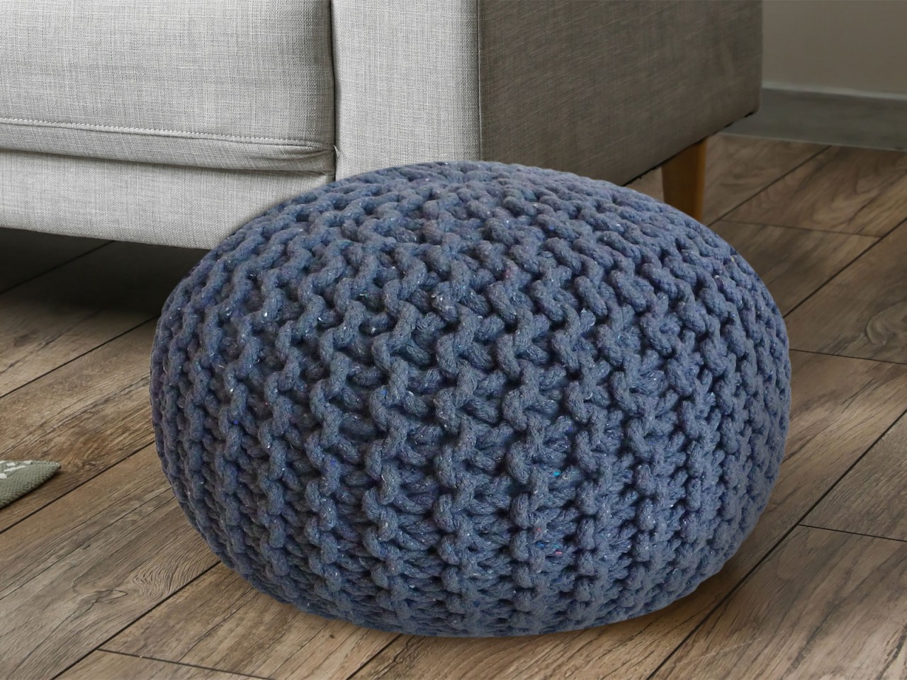 mvg_pouf-strick-jeansblau-5537SB-ambiente-01a_1280x1280.jpg