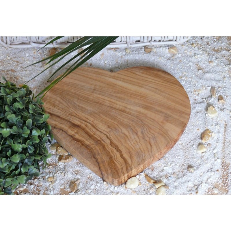 Frühstücksbrett Herzform Olivenholz Geschenk Landhausstil